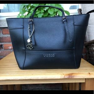 !SOLD! GUESS Black Purse